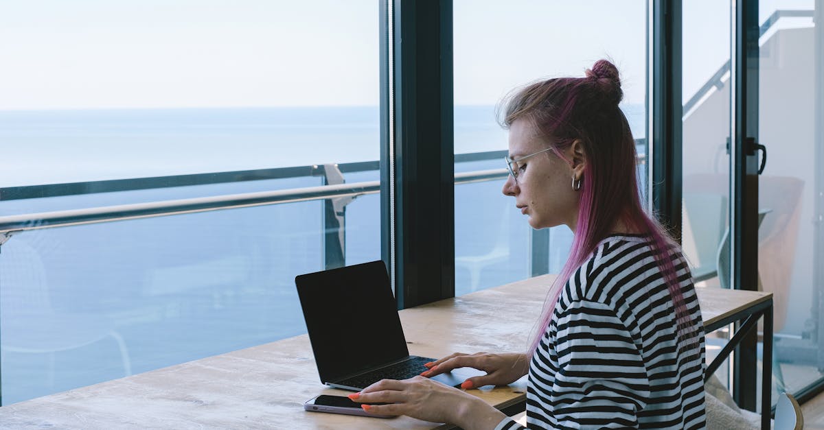 The Advantages of Supporting Local Glass Suppliers on the Gold Coast